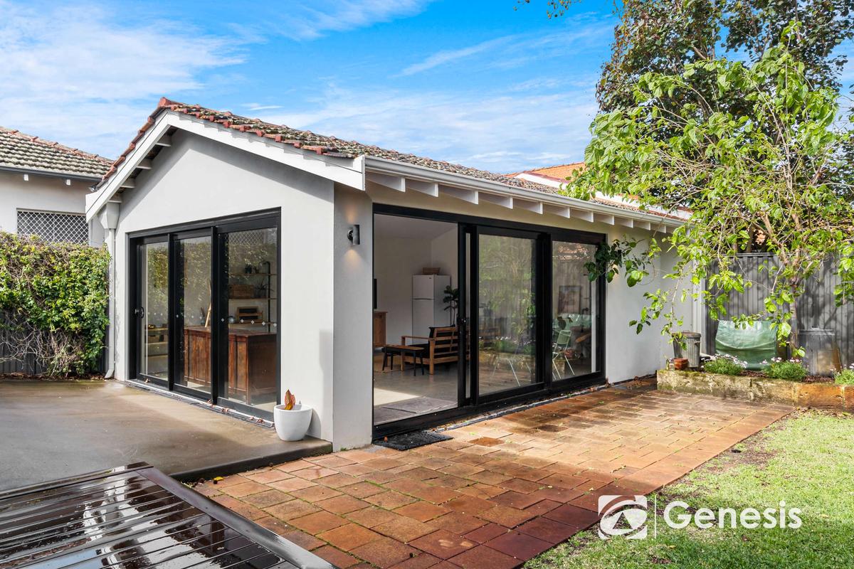 Original archived outdoor photograph at 22 North Street, Mount Lawley